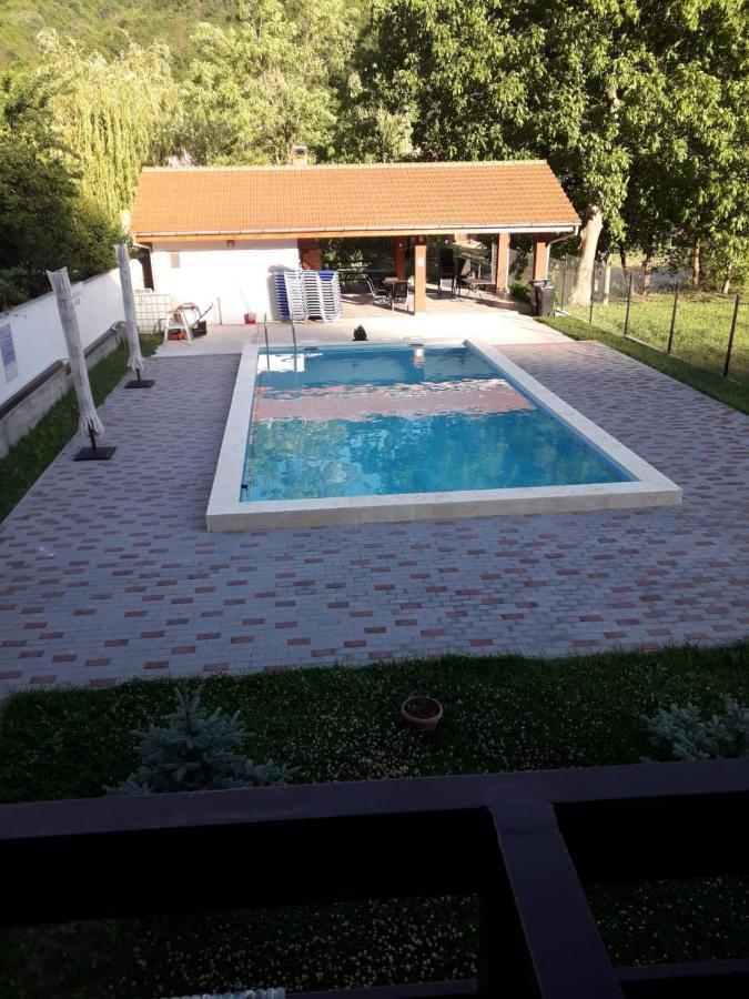 Vila Ovidiu 伯伊莱海尔库拉内 外观 照片